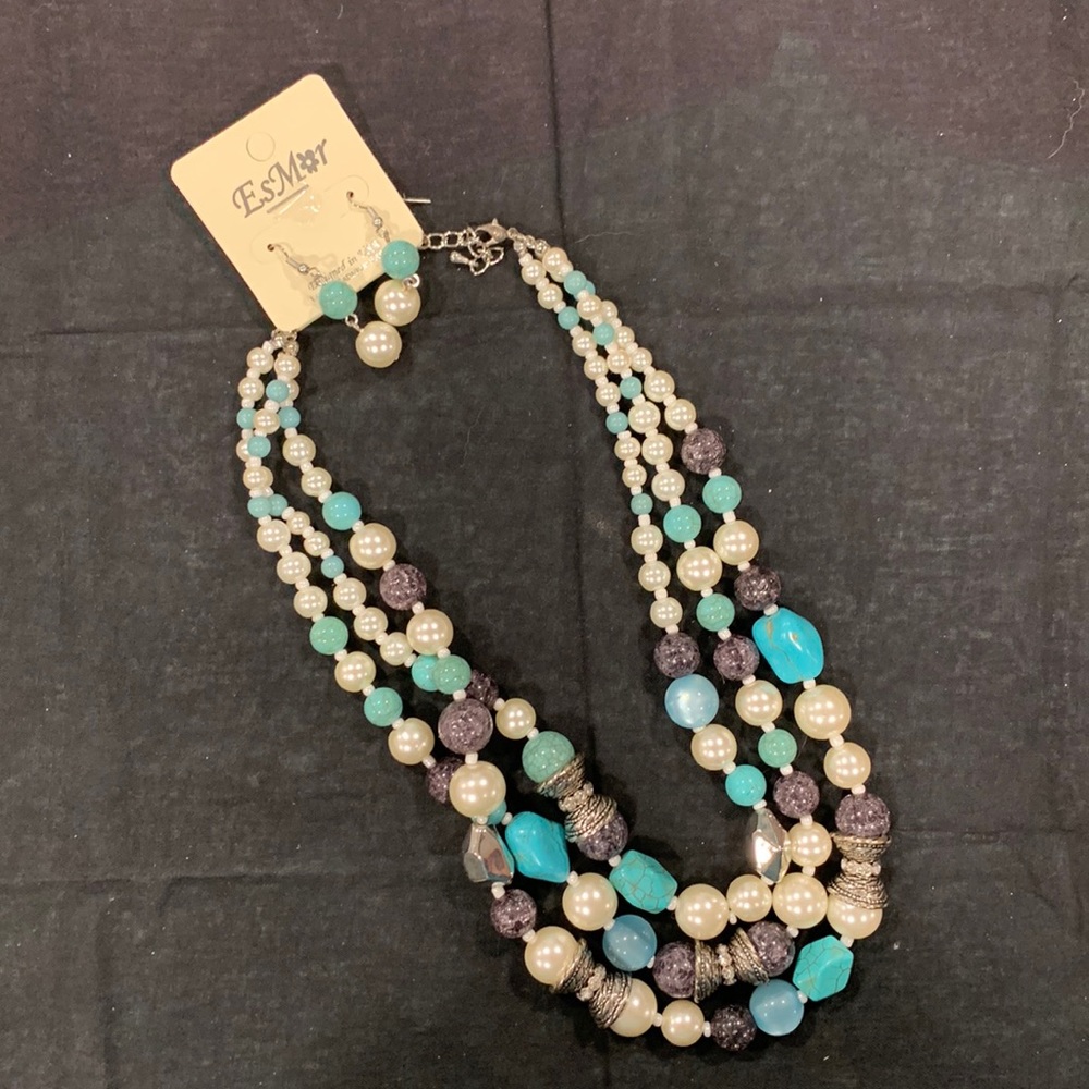 Gorgeous necklace & earrings with turquoise, pearl and gray crackle beads (N140)